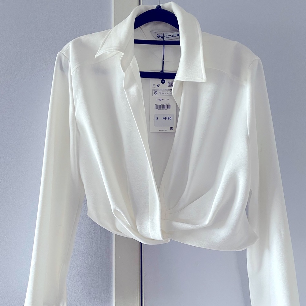 Zara crop top. New with tags. Never worn.